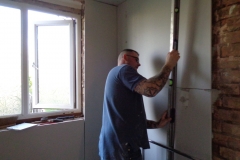 nuneaton-bathrooms-fitting-plaster-board-to-bathroom-wall