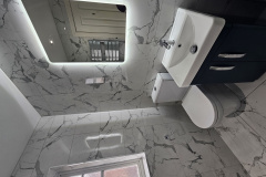bathroom-with-led-mirror-nuneaton