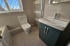 large-fitted-family-bathroom-nuneaton
